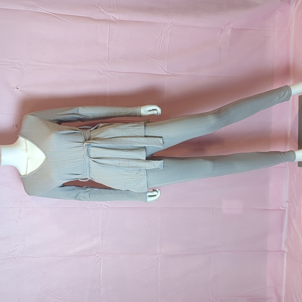 Stylewise Nasty Gal V Neck Tie Waist Top and Matching Leggings Set Gray S/M
